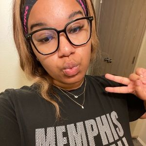 Meet your Posher, Abby